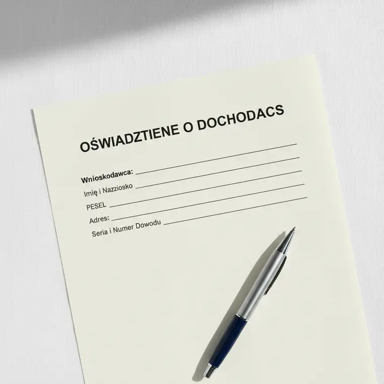 Mężczyzna wypełniający oświadczenie o dochodach do kredytu w banku, unika błędów psujących zdolność kredytową i dokładnie sprawdza dane