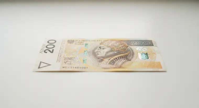 Kalkulator zdolności kredytowej i umowa o pracę: oceń, jaki kredyt gotówkowy przy zarobkach 4000 netto możesz dostać w 2026 roku