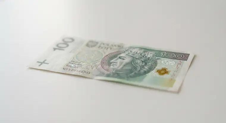 Kredyt gotówkowy przy najniższej krajowej w 2026 roku - rata, dochód netto 3600 zł i kwota pożyczki 20-40 tys. zł